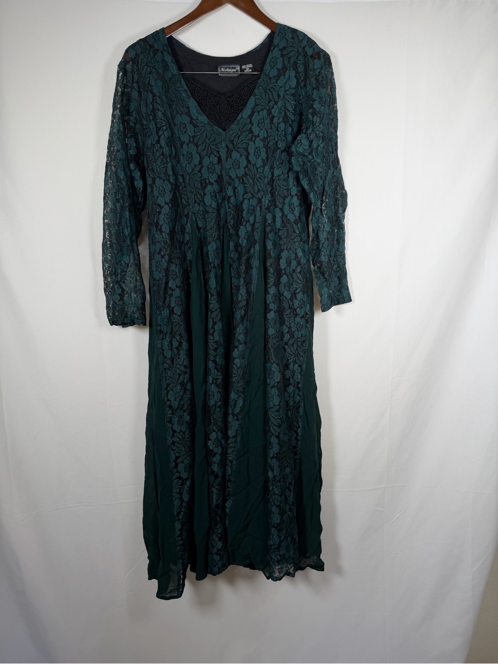 Vintage Sheer Lace V-Neck Long Sleeve Maxi Dress in Green - Witchy, Whimsigoth